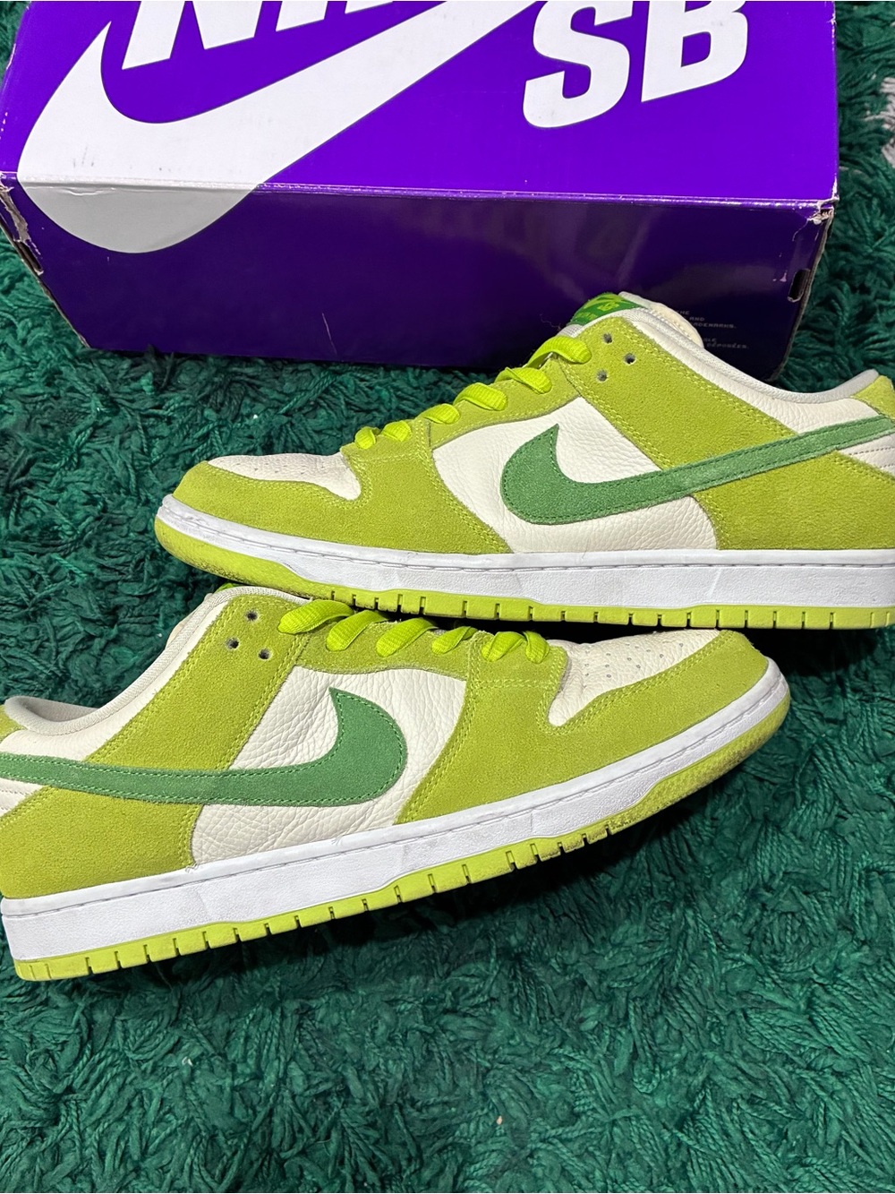 Nike SB Dunk Low Green Apple Size 11 Pre-Owned/Used OG ALL GREAT CONDO AUTHENTIC